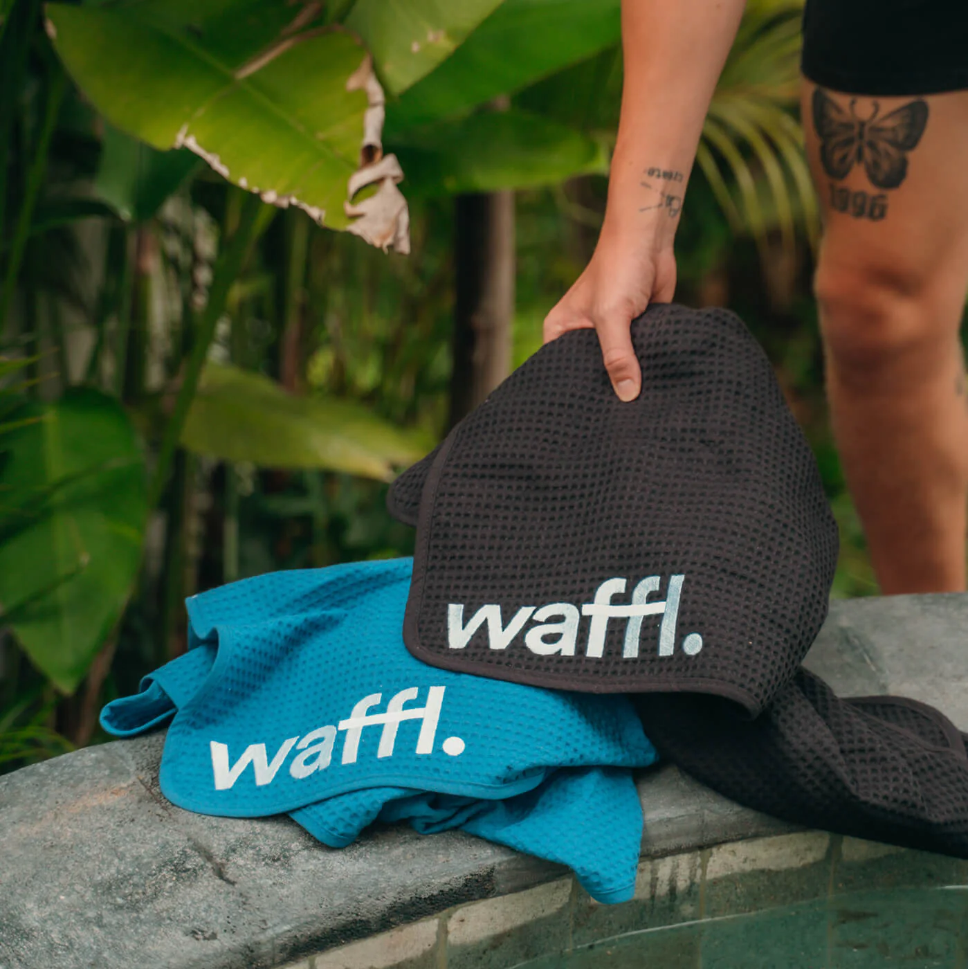 Stealth Black waffl towel - Image 4